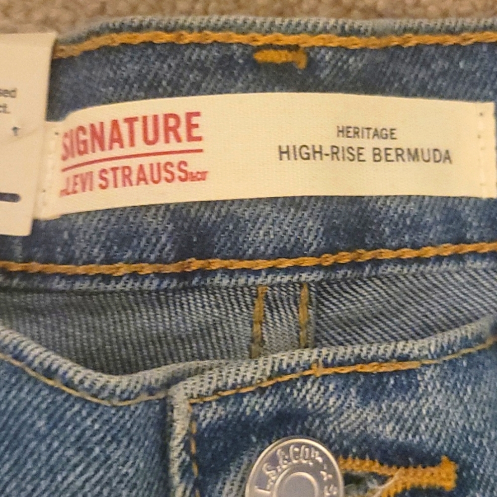 Signature Levi Strauss high rise shorts